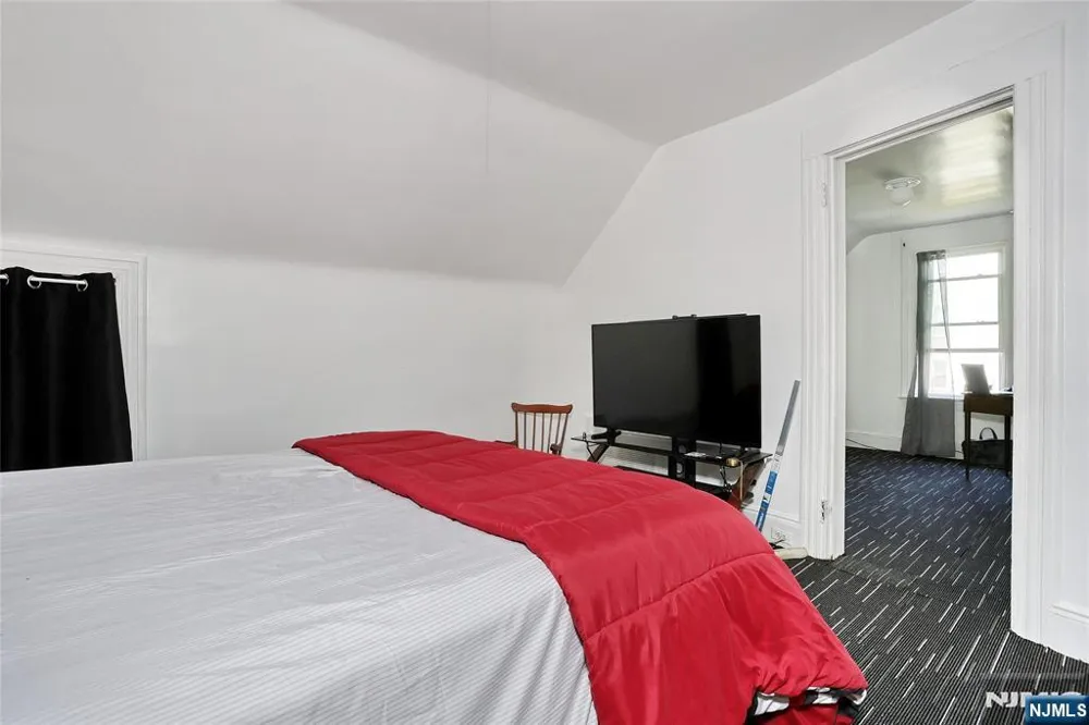 77 Columbus Avenue Garfield, NJ 07026