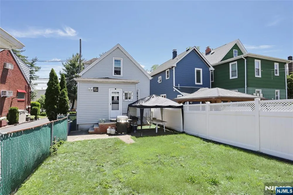 77 Columbus Avenue Garfield, NJ 07026
