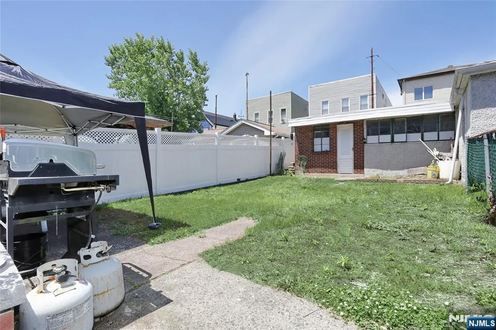 77 Columbus Avenue Garfield, NJ 07026