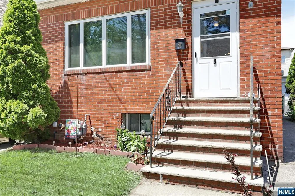 77 Columbus Avenue Garfield, NJ 07026