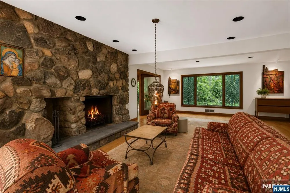 34 Cambridge Way Alpine, NJ 07620