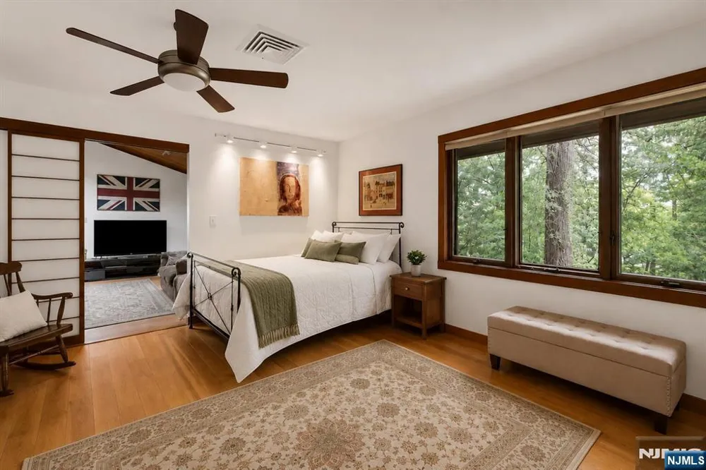 34 Cambridge Way Alpine, NJ 07620
