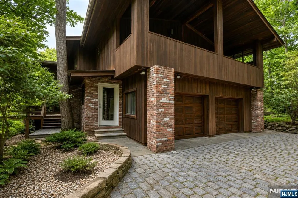 34 Cambridge Way Alpine, NJ 07620