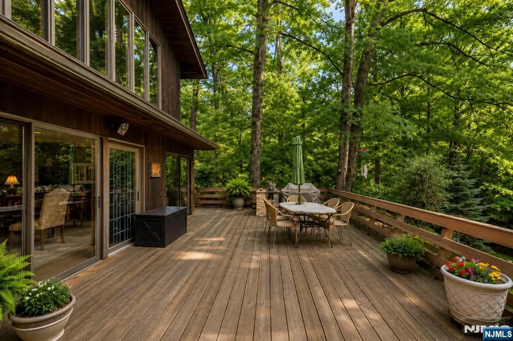 34 Cambridge Way Alpine, NJ 07620