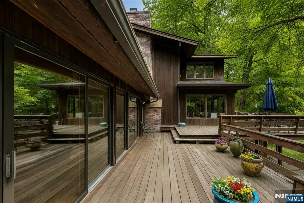 34 Cambridge Way Alpine, NJ 07620
