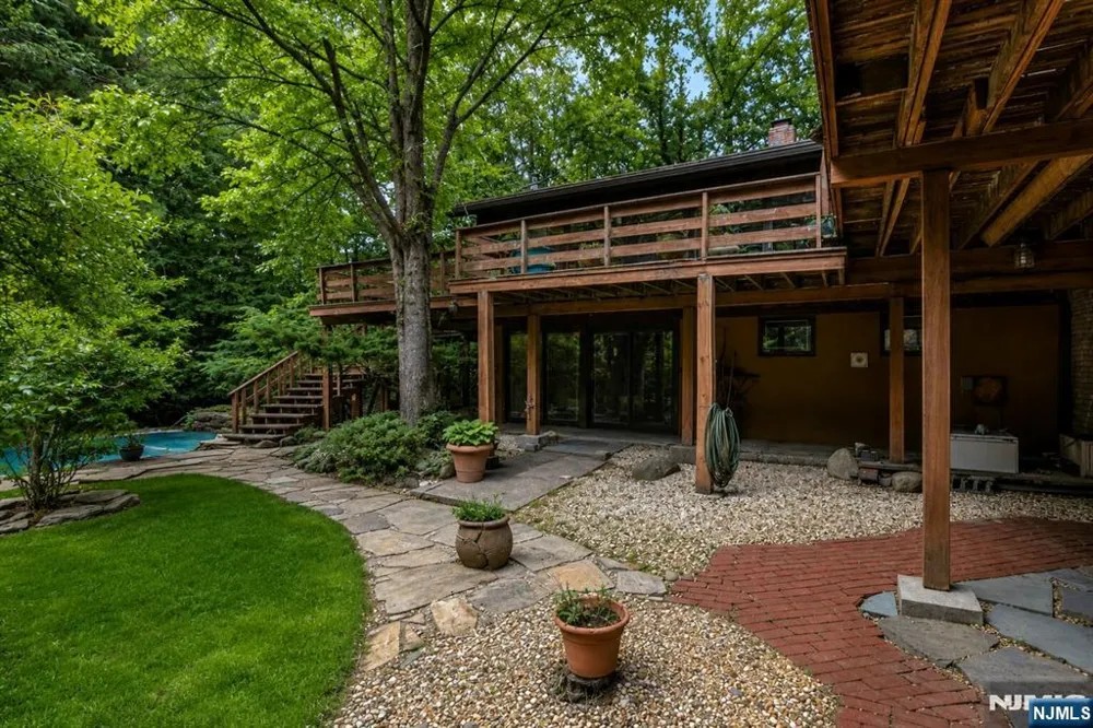 34 Cambridge Way Alpine, NJ 07620
