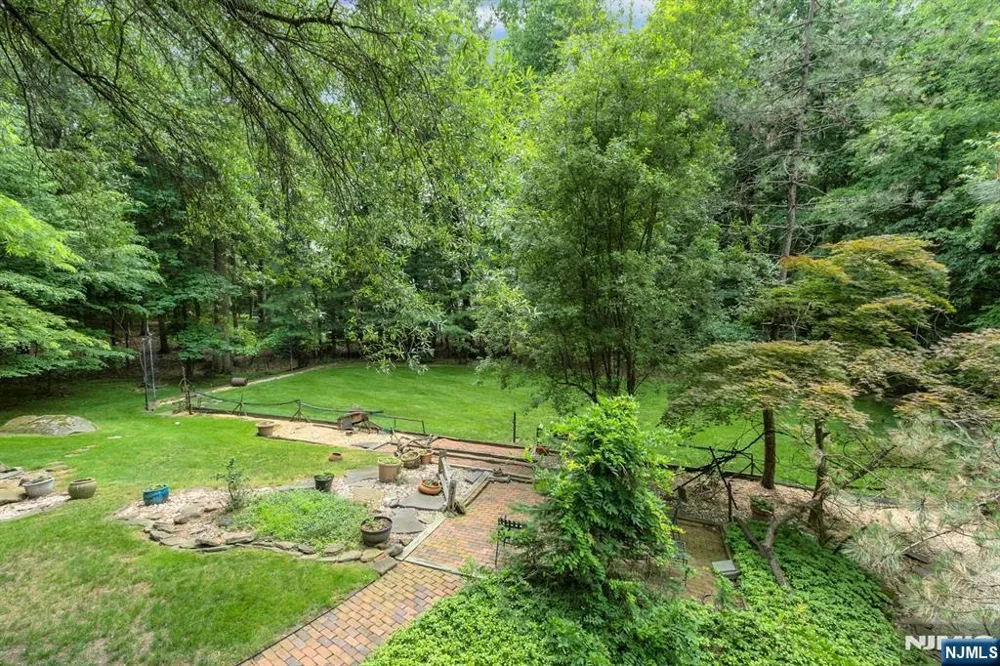 34 Cambridge Way Alpine, NJ 07620