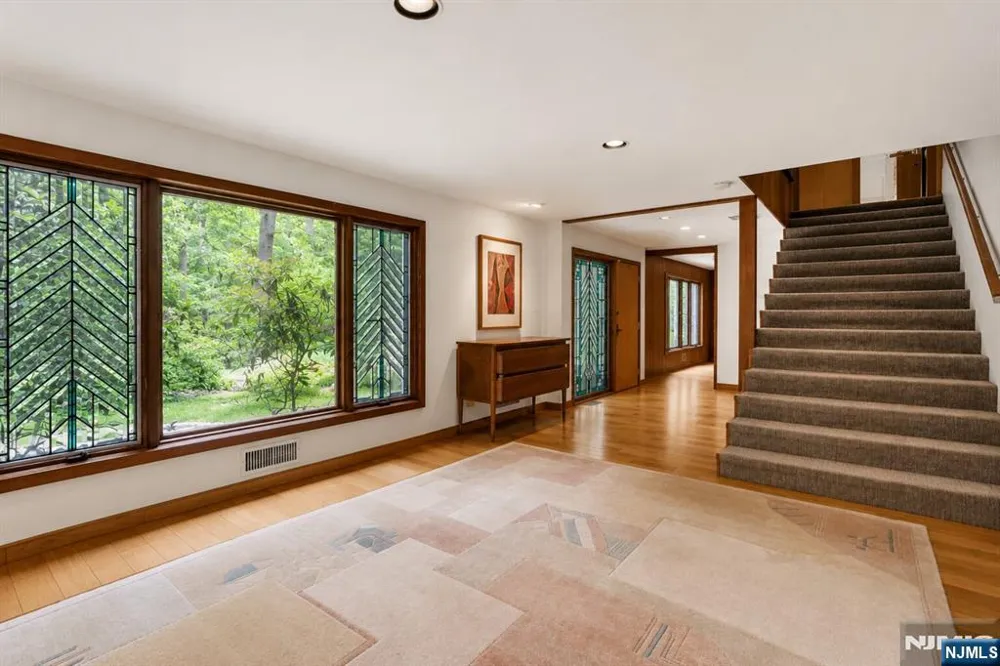 34 Cambridge Way Alpine, NJ 07620