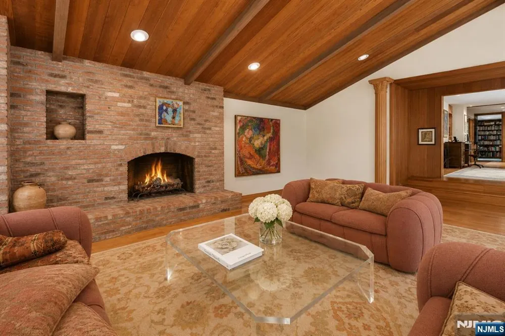 34 Cambridge Way Alpine, NJ 07620
