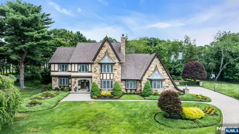 2520 Autumn Drive