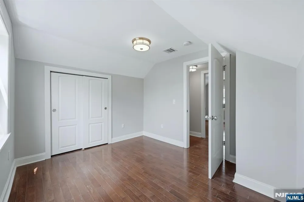 526 Clinton Street East Orange, NJ 07018