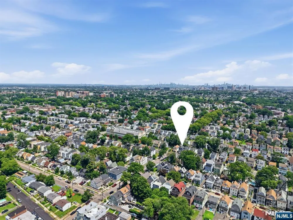 526 Clinton Street East Orange, NJ 07018