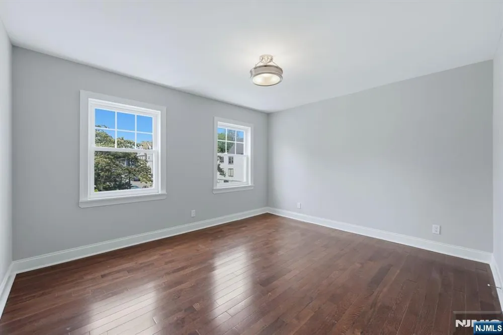526 Clinton Street East Orange, NJ 07018