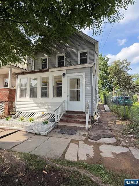 549 Beach Street