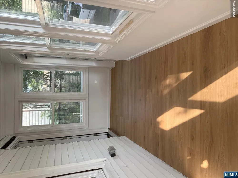 549 Beach Street Orange, NJ 07050