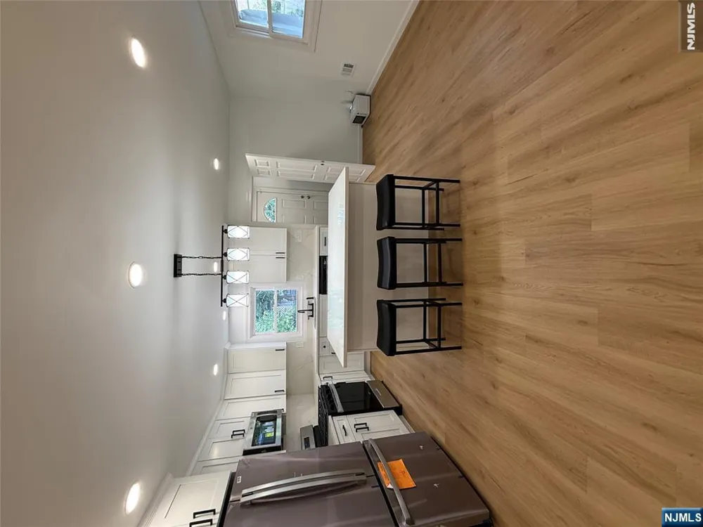 549 Beach Street Orange, NJ 07050