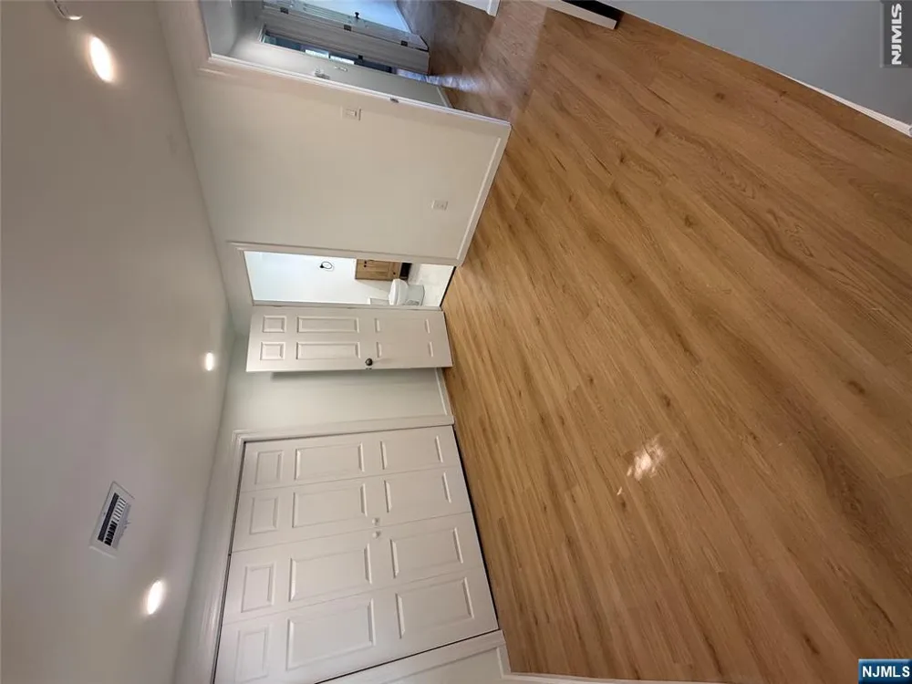 549 Beach Street Orange, NJ 07050