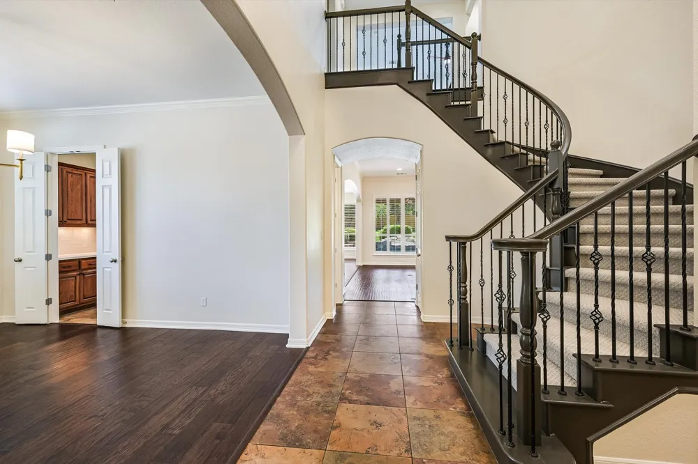 560 Aspen Drive Austin, TX 78737
