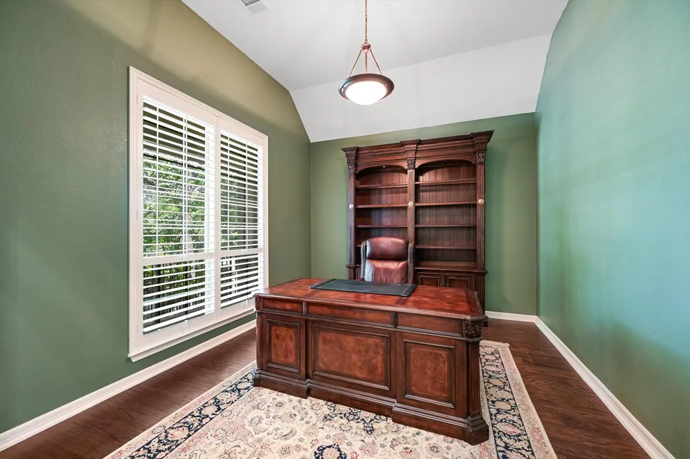 560 Aspen Drive Austin, TX 78737