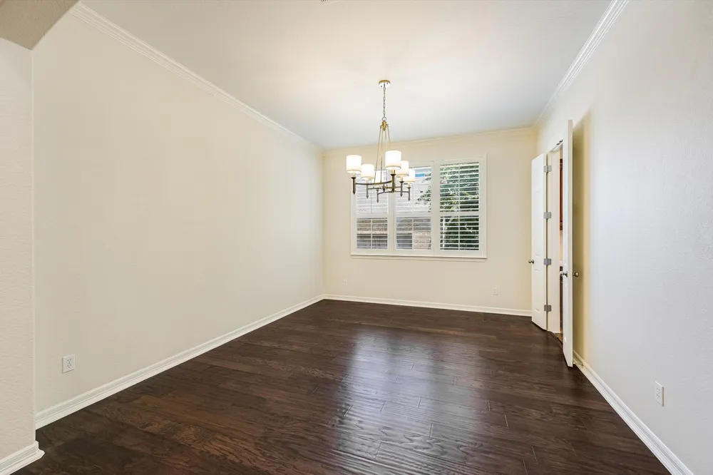 560 Aspen Drive Austin, TX 78737