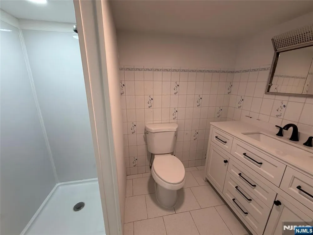 310 Passaic Avenue Carlstadt, NJ 07072