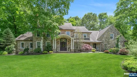 3 Rolling Ridge Drive