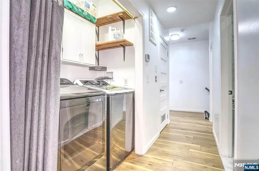 9017 Riverside Place North Bergen, NJ 07047