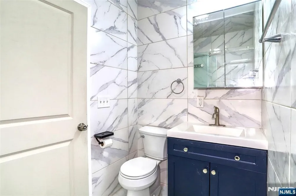 9017 Riverside Place North Bergen, NJ 07047