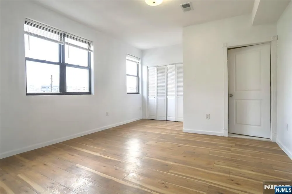 9017 Riverside Place North Bergen, NJ 07047