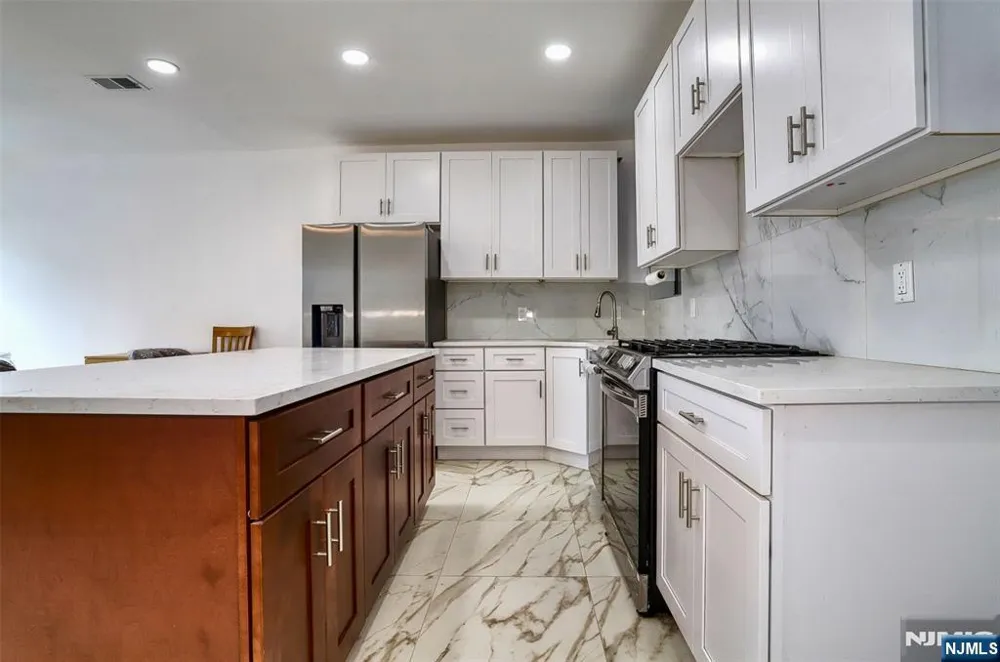 9017 Riverside Place North Bergen, NJ 07047