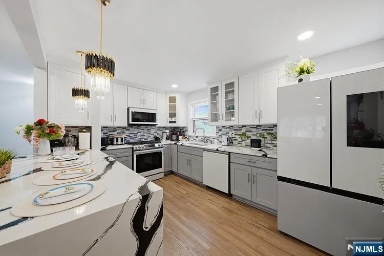 501 2nd Avenue Roselle, NJ 07203