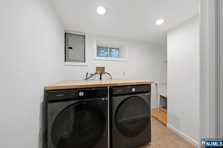 501 2nd Avenue Roselle, NJ 07203