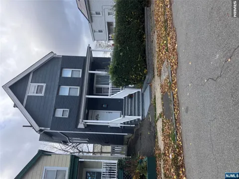 21 Lake Street
