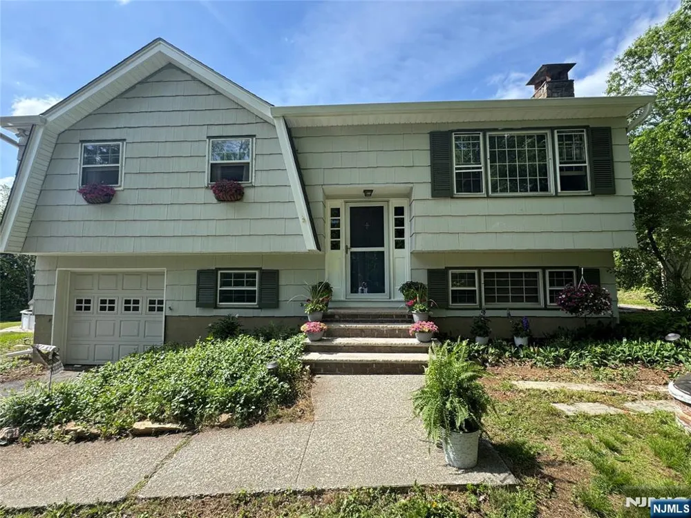 55 Mary Ann Road Jefferson Township, NJ 07438