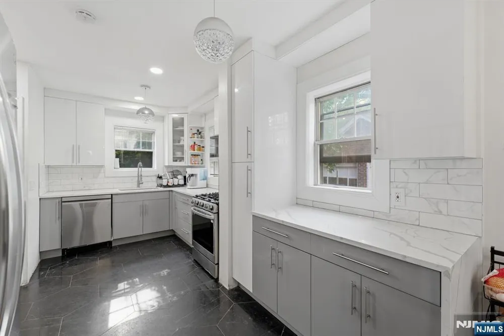 285 Hudson Avenue Englewood, NJ 07631