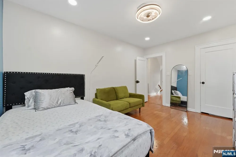 285 Hudson Avenue Englewood, NJ 07631