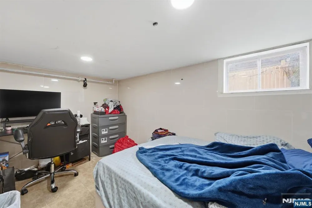 285 Hudson Avenue Englewood, NJ 07631
