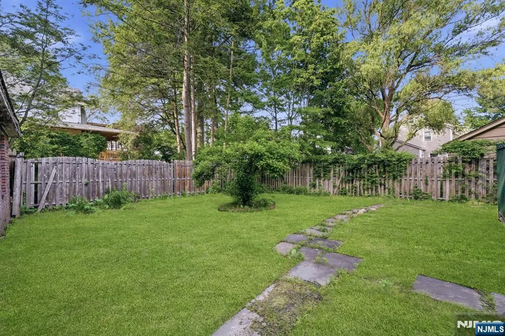 285 Hudson Avenue Englewood, NJ 07631