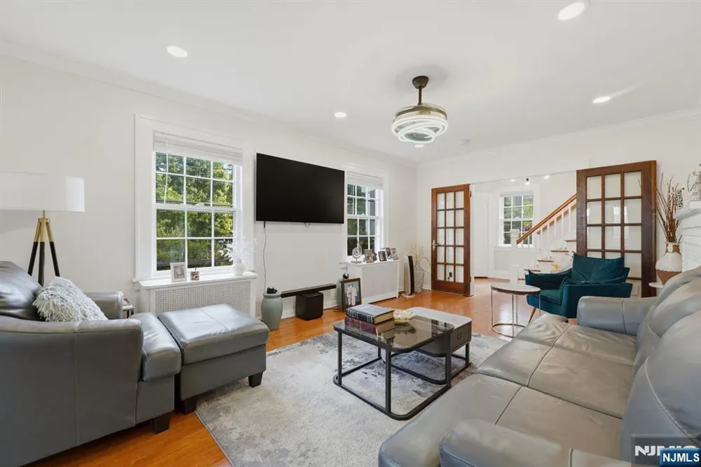 285 Hudson Avenue Englewood, NJ 07631