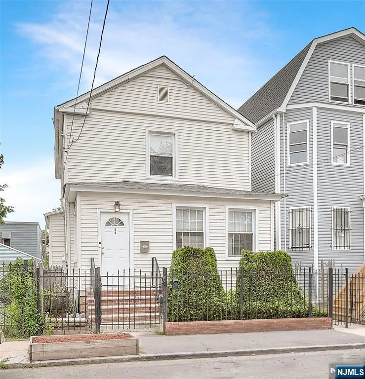 64 Norwood Street Newark, NJ 07106