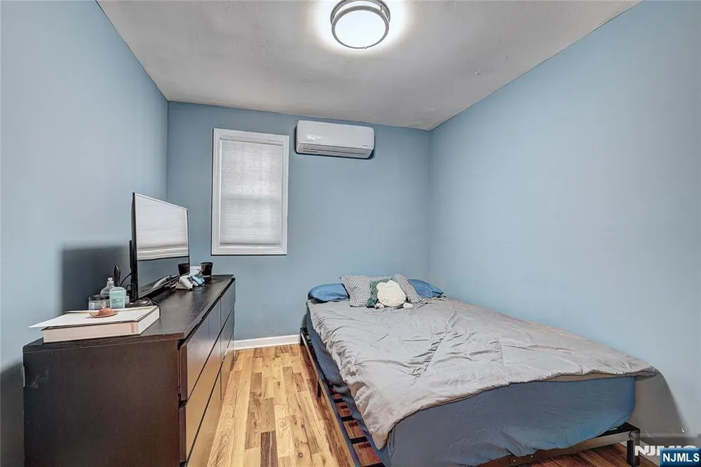64 Norwood Street Newark, NJ 07106
