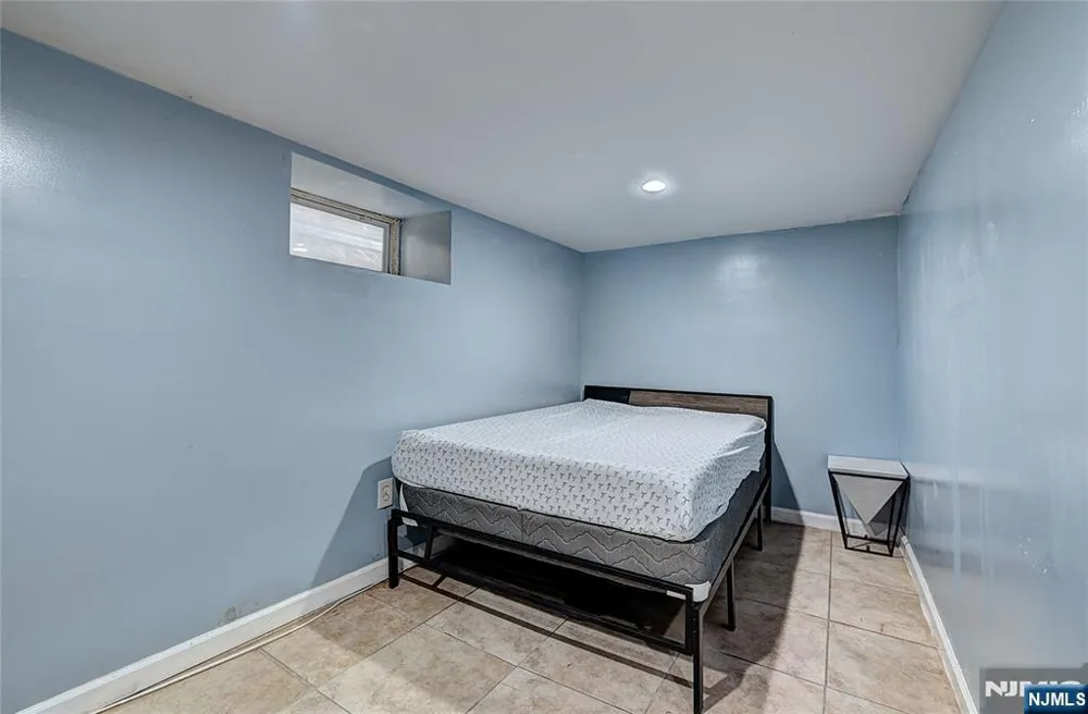 64 Norwood Street Newark, NJ 07106