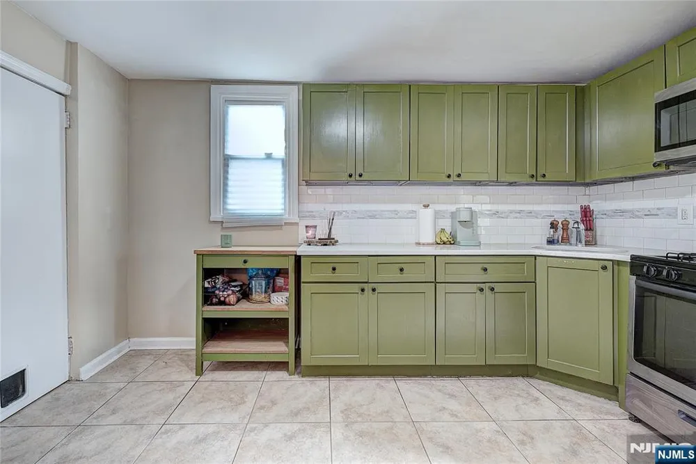 64 Norwood Street Newark, NJ 07106