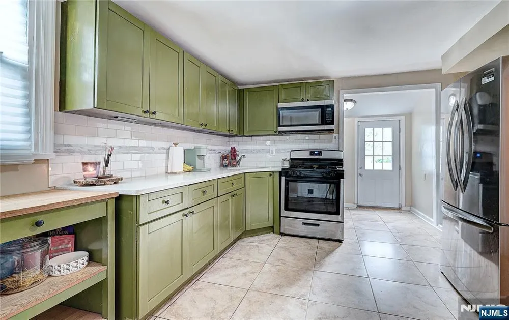 64 Norwood Street Newark, NJ 07106