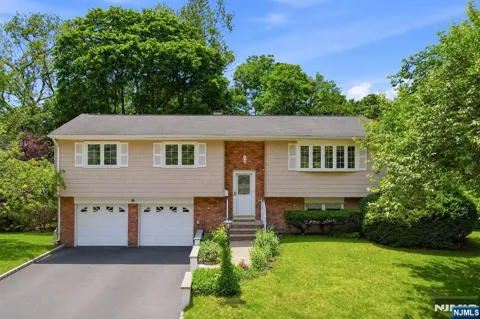 8 Nottingham Drive