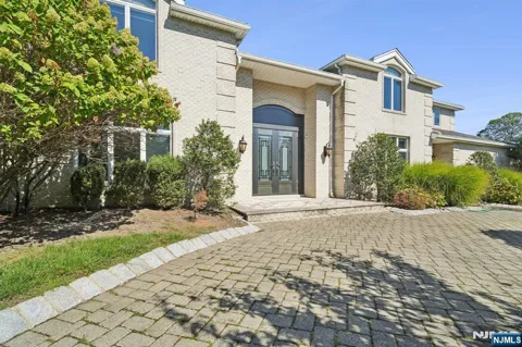 32 Laurie Drive