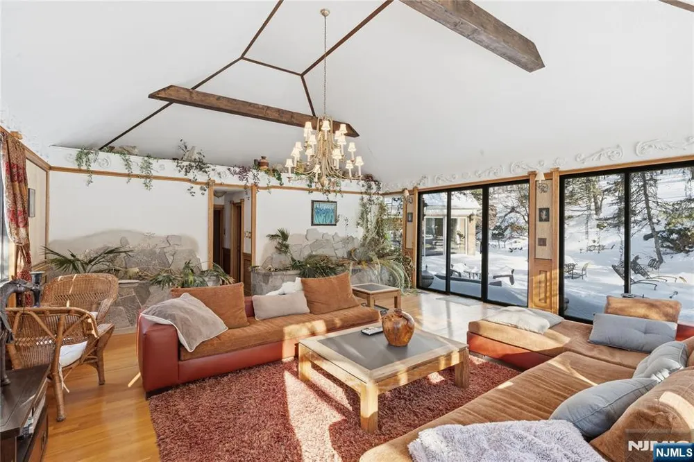 12 E Saddle River Road Saddle River, NJ 07458