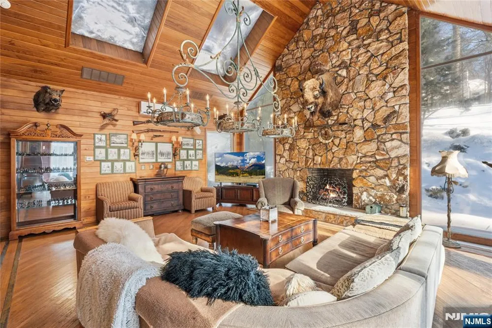 12 E Saddle River Road Saddle River, NJ 07458