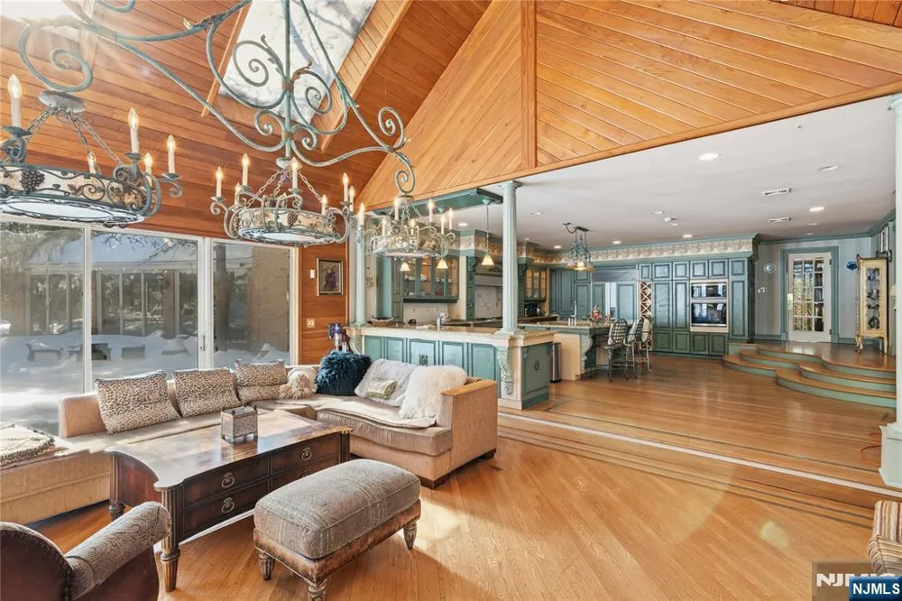 12 E Saddle River Road Saddle River, NJ 07458