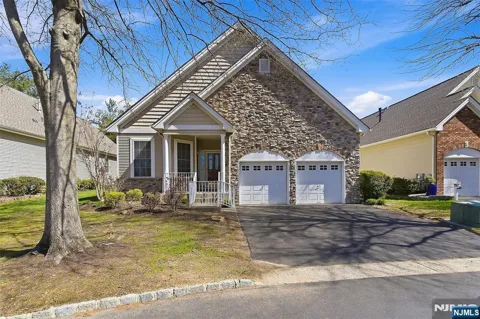 102 Hummingbird Drive